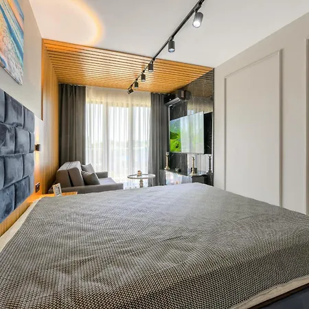 Апартамент Azur Properties 72 *